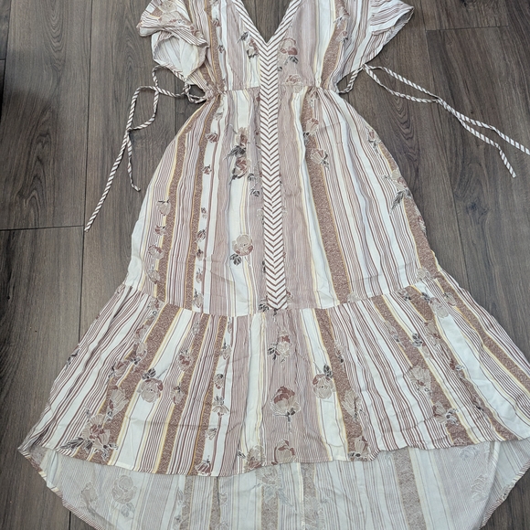 O'Neill Cream High Low Sundress V-Neck Flutter Sleeve - Picture 1 of 7